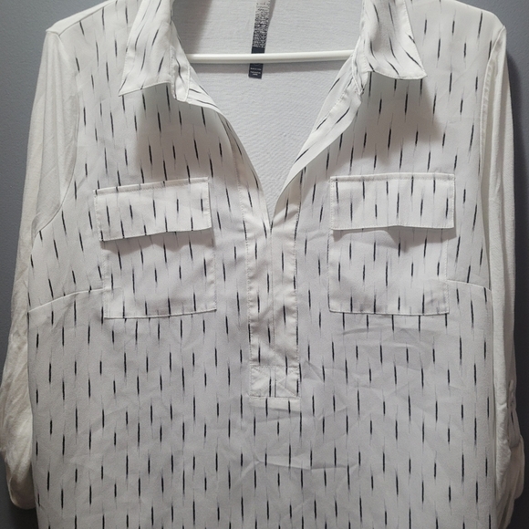 Kensie white/black lined shirt Size L - Picture 2 of 6
